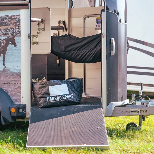 Hösegel fyrkantsmodell Hansbo Sport