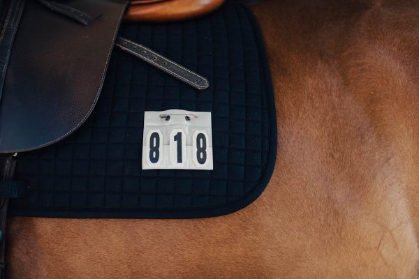 Nummerlapp | Tävlingsnummer Vit med Nål